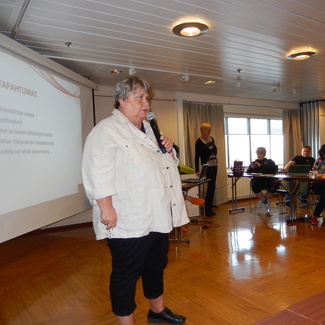 Plm Tuija kertoo Varhaiskasvatuslaista ja kuinka nyt tulisi toimia työpaikoilla asian suhteen. Tärkeää tietoa Vakalaisille.