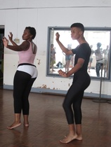 "Tanssitunnilla marrabentaa harjoittelemassa."